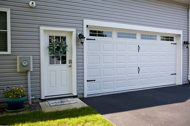 24/7 Emergency Garage Door Panel Replacement experts in Bangor, WI